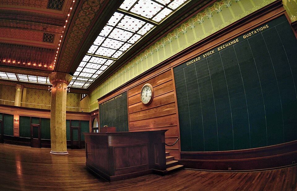 Illustration: How UMA's Optimistic Oracle Differs From Kalshi's Internal Review Board