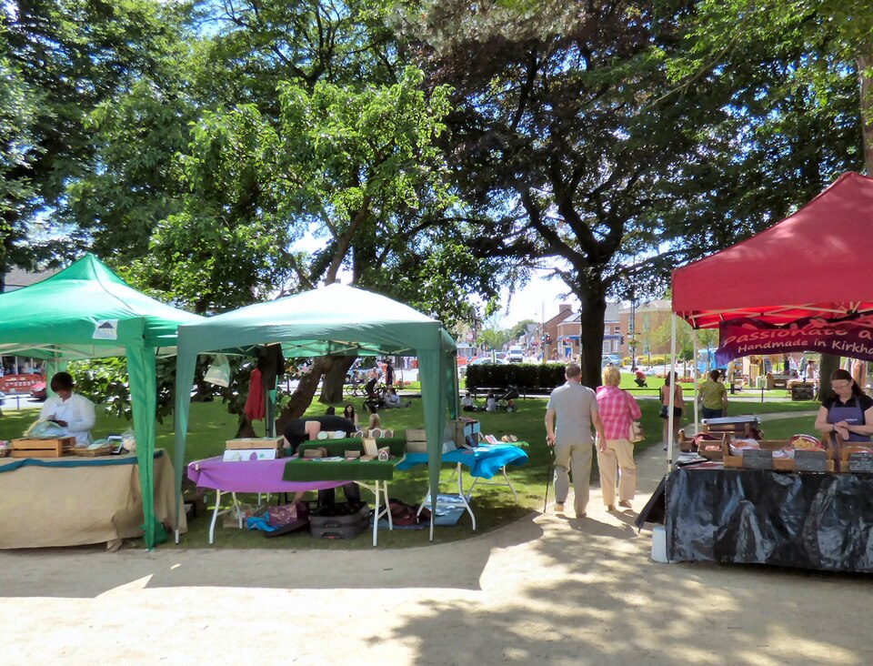 Illustration: Market Makers Drive $325B Prediction Market Liquidity Through High-Frequency Arbitrage