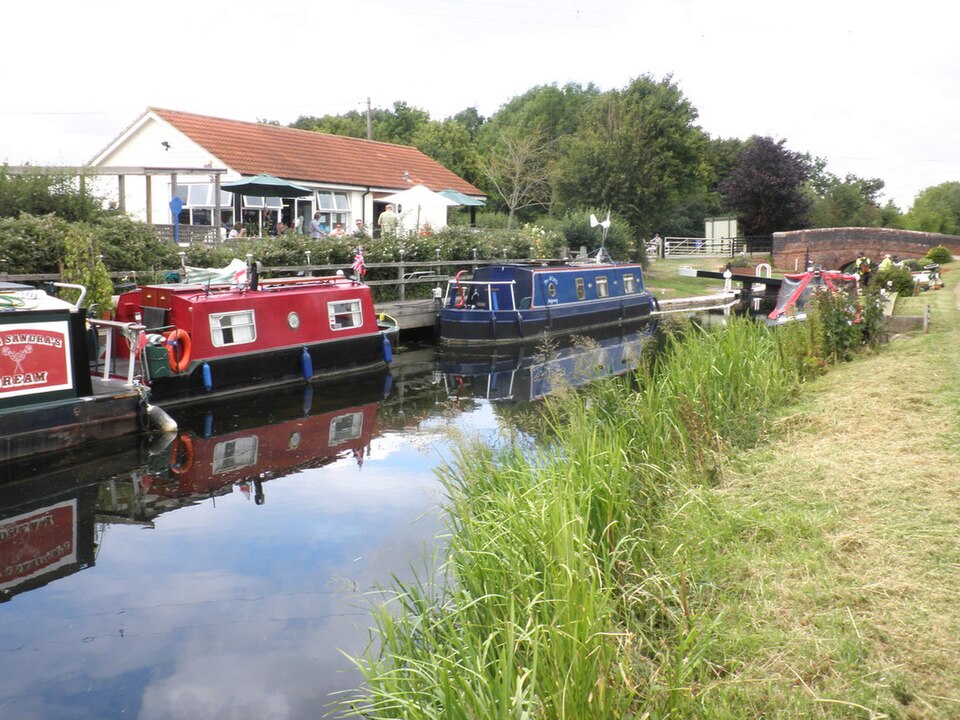 Illustration: Platform Mechanics: How Polymarket's Order Book Enables Advanced Hedging