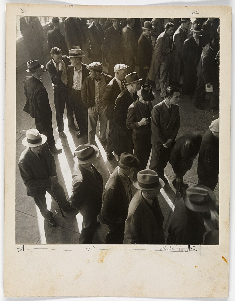 Illustration: Statistical Accuracy of Threshold Markets vs. Traditional Forecasts Illustration: Statistical Accuracy of Threshold Markets vs. Traditional Forecasts