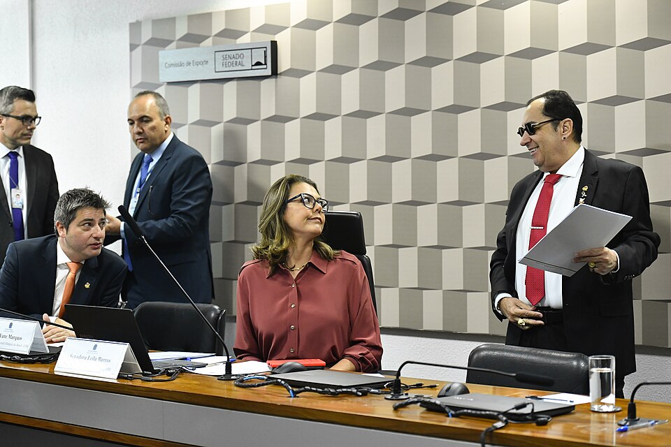 Illustration: The $12.5 Billion Question: Why Prediction Markets Are Challenging Fantasy Sports Dominance