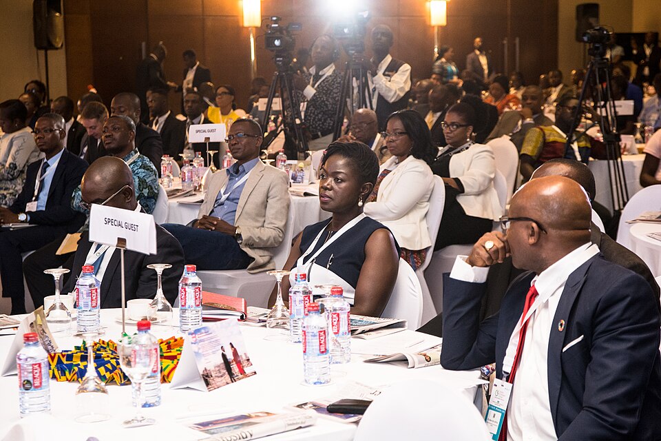 Illustration: The Supply Chain Localization Opportunity: Regional Hub Trading Strategies Illustration: The Supply Chain Localization Opportunity: Regional Hub Trading Strategies