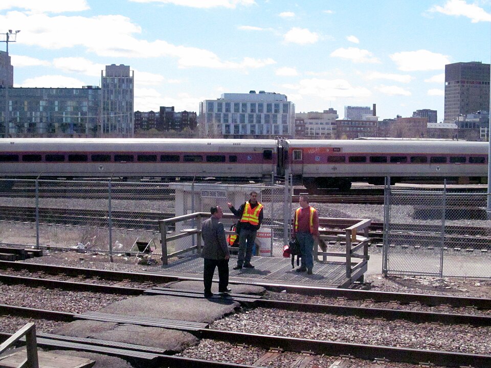 Illustration: Mobile Optimization and User Experience Illustration: Mobile Optimization and User Experience